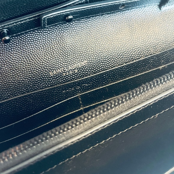 CASSANDRE MATELASSÉ CHAIN WALLET IN GRAIN DE POUDRE EMBOSSED LEATHER - all Black - Picture 6 of 6